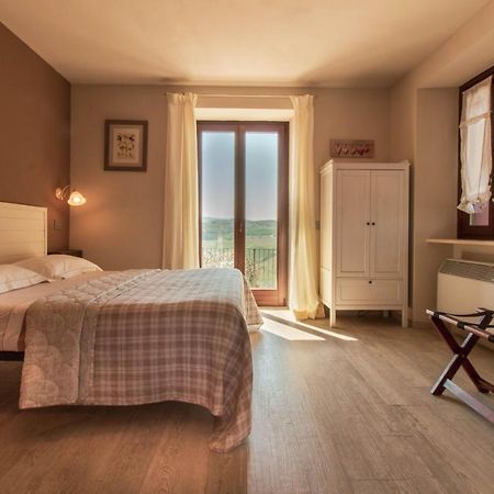 Poggio Dei Farinetti Bed and Breakfast Diano dʼAlba Exteriör bild