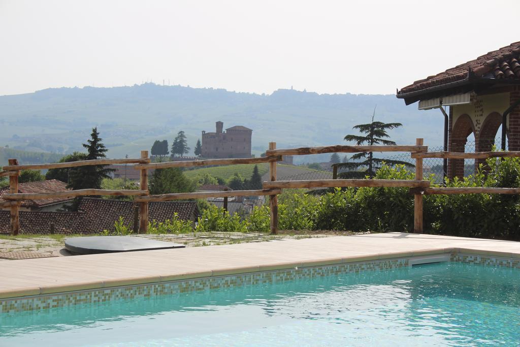 Poggio Dei Farinetti Bed and Breakfast Diano dʼAlba Exteriör bild