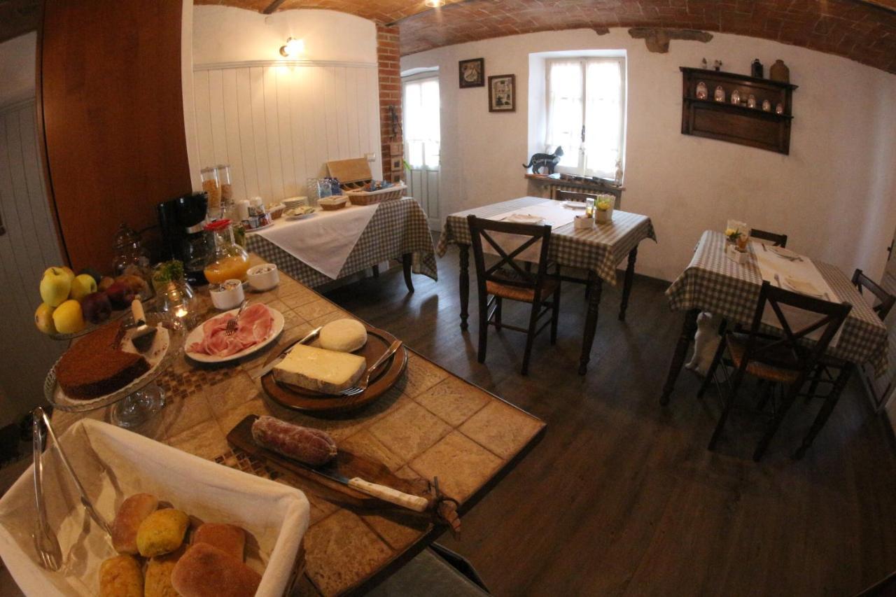 Poggio Dei Farinetti Bed and Breakfast Diano dʼAlba Exteriör bild